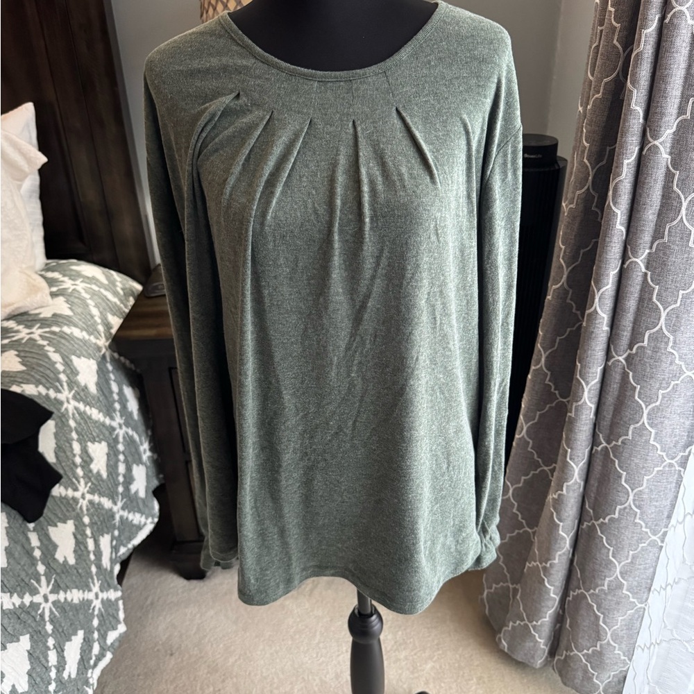 Women's Green Long Sleeve Top With Ruffle Cuff
